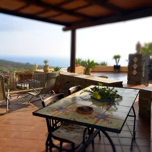 Casa vacanze Pantelleria Dammusi Belvedere, Scauri (Sicily)