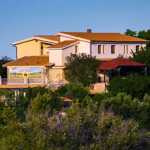 Alloggio per agriturismo Fattoria Terra E Libertà, Contrada Maeggio
