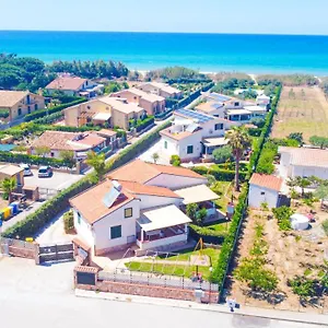  Ferienhaus Vacanze Mare Nostrum - In Front Of The With Pool